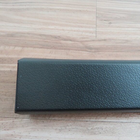 BURBERRY Magnetic Closure Hard Glasses Sunglasses Case - Picture 8 of 10